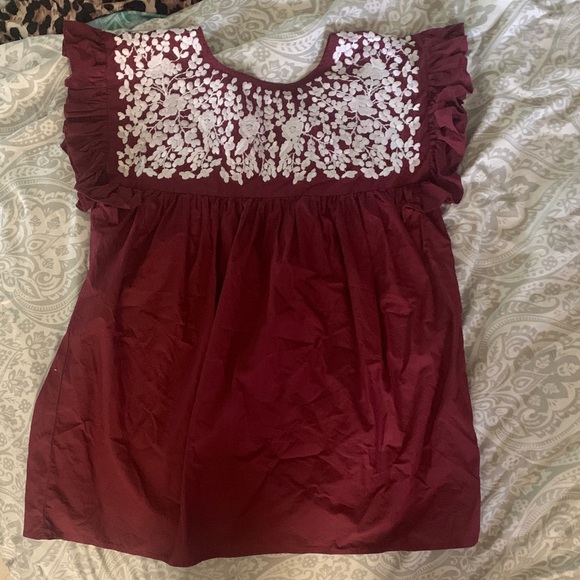Chic Burgundy Blouse with White Embroidery - Picture 3 of 5